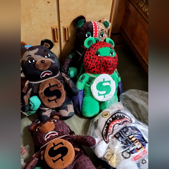 SPRAYGROUND Teddy Bear Backpacks.Prices reflect average price per Bear - Picture 14 of 14